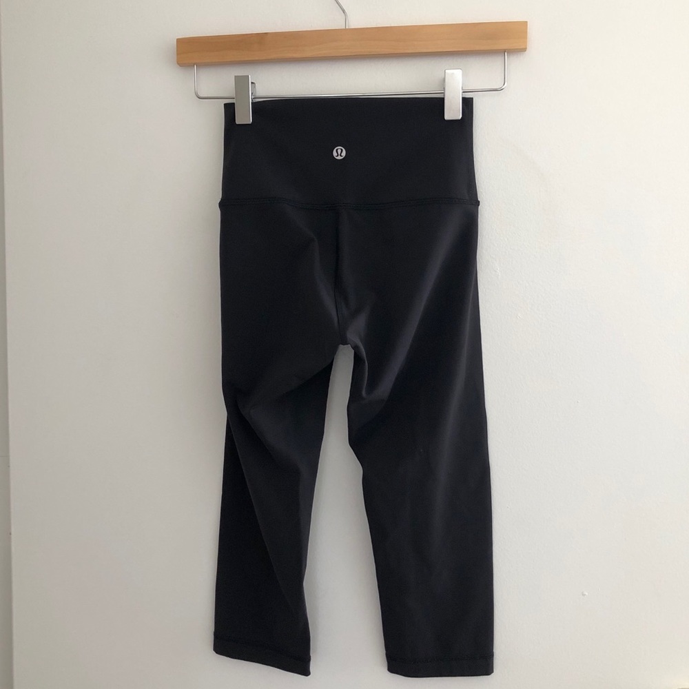 Lululemon Wunder Under Hi-Rise 1/2 Tight